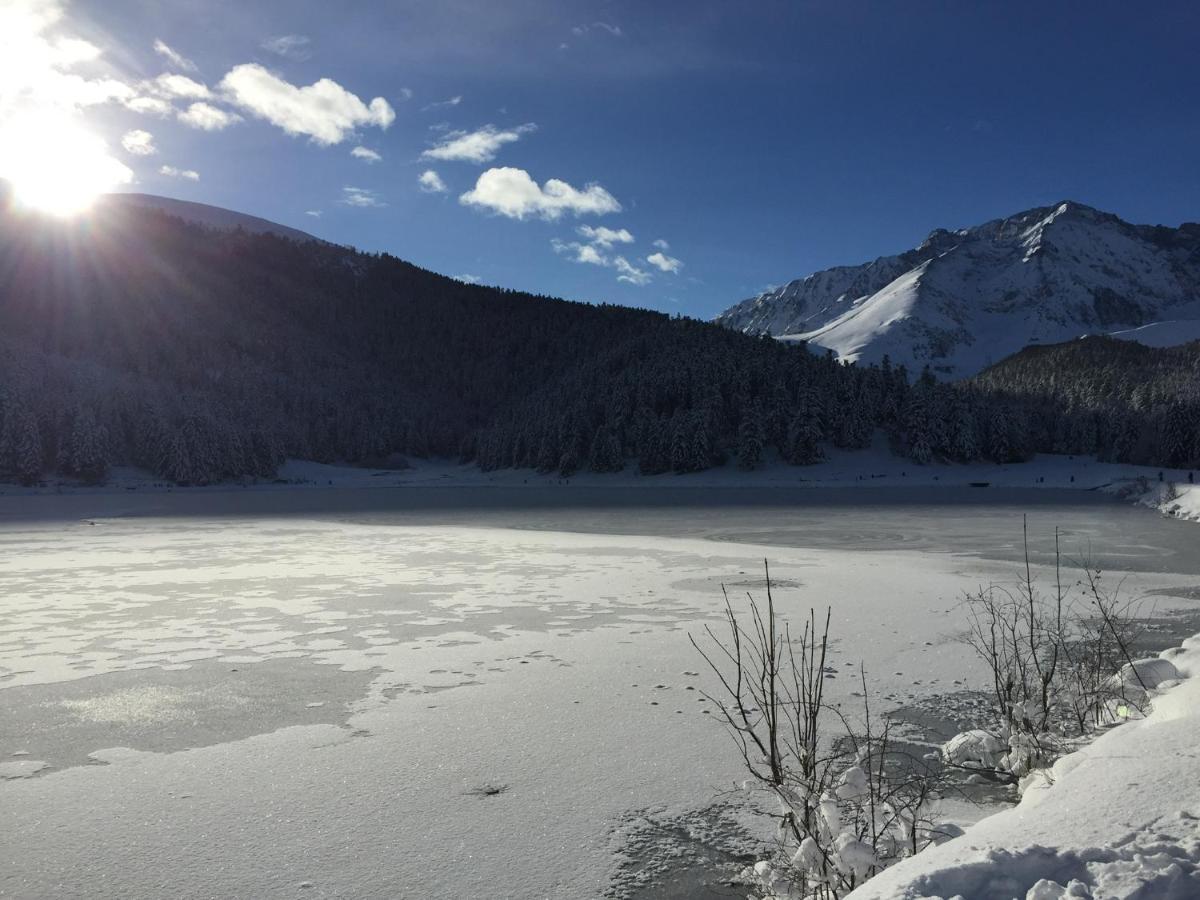 Gite Chaleureux Au Lac De Payolle Campan Eksteriør bilde
